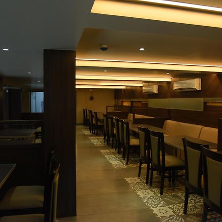 Hotel Shahi Executive Malkapur  エクステリア 写真