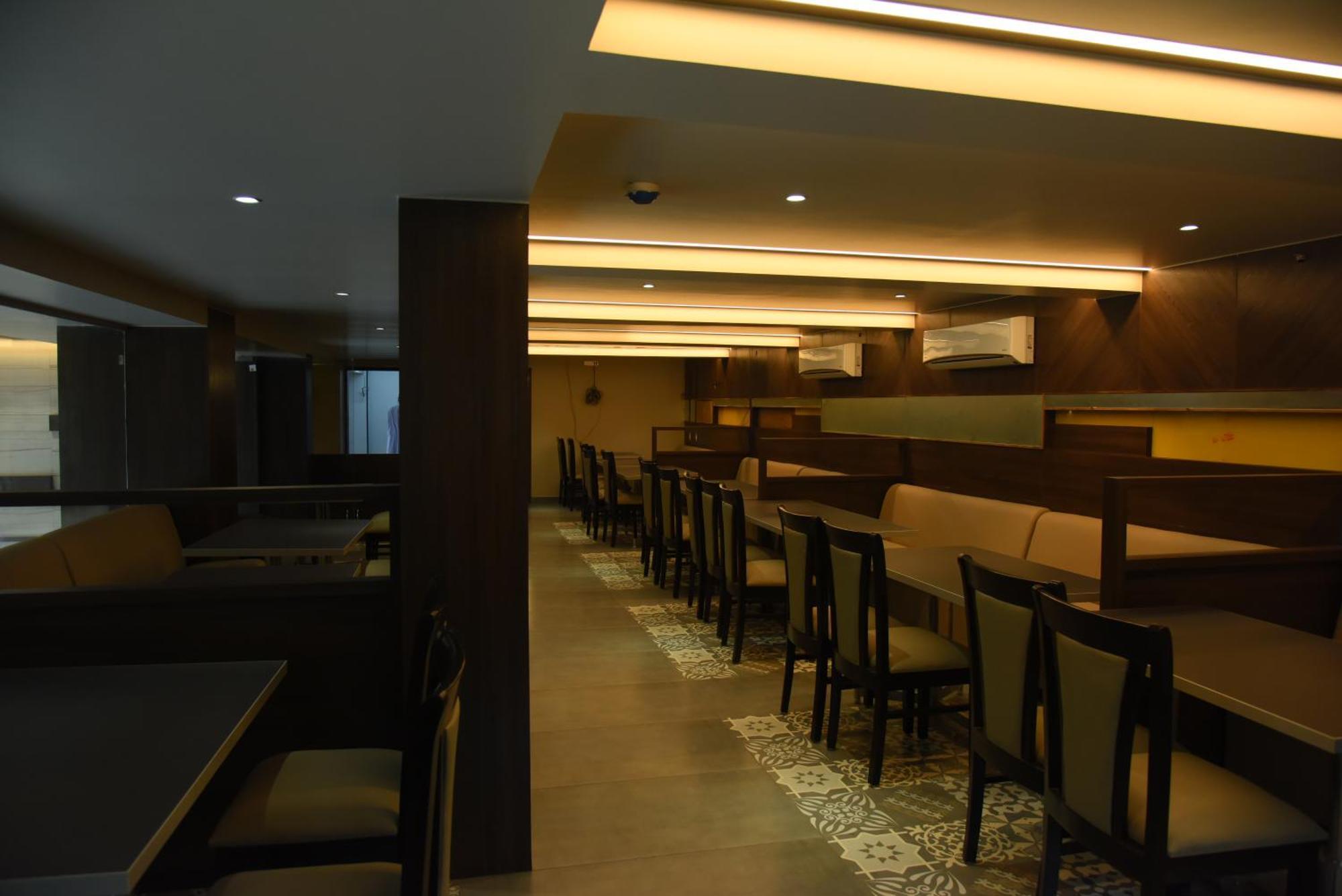 Hotel Shahi Executive Malkapur  エクステリア 写真